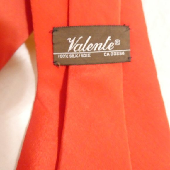 VALENTE | Red Silk Necktie | Made In Canada - Picture 5 of 6